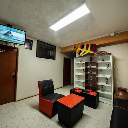 Hostal Tarapaca Hotell Huánuco Eksteriør bilde