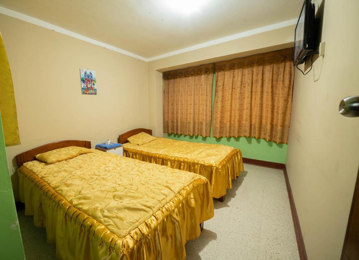Hostal Tarapaca Hotell Huánuco Eksteriør bilde