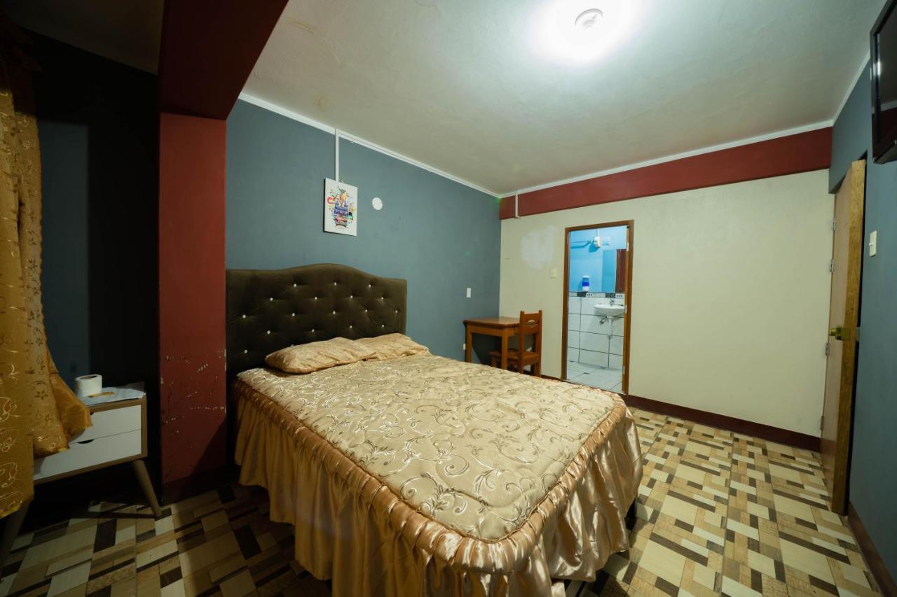 Hostal Tarapaca Hotell Huánuco Eksteriør bilde